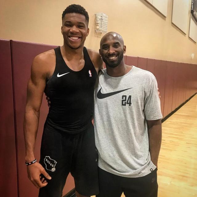 奥格斯堡vs汉堡：凯文-施洛特贝克、法比安-里德首发，法比奥-维埃拉、洛孔加出战（奥格斯堡对汉堡：凯文-施洛特贝克、法比安-里德先发，法比奥-维埃拉与洛孔加出场）