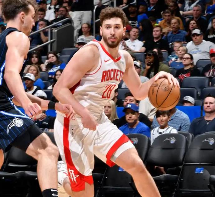 意媒：伊布、费拉拉入选米兰冬奥会火炬传递阵容（意媒：伊布、费拉拉入列米兰冬奥会火炬手名单）