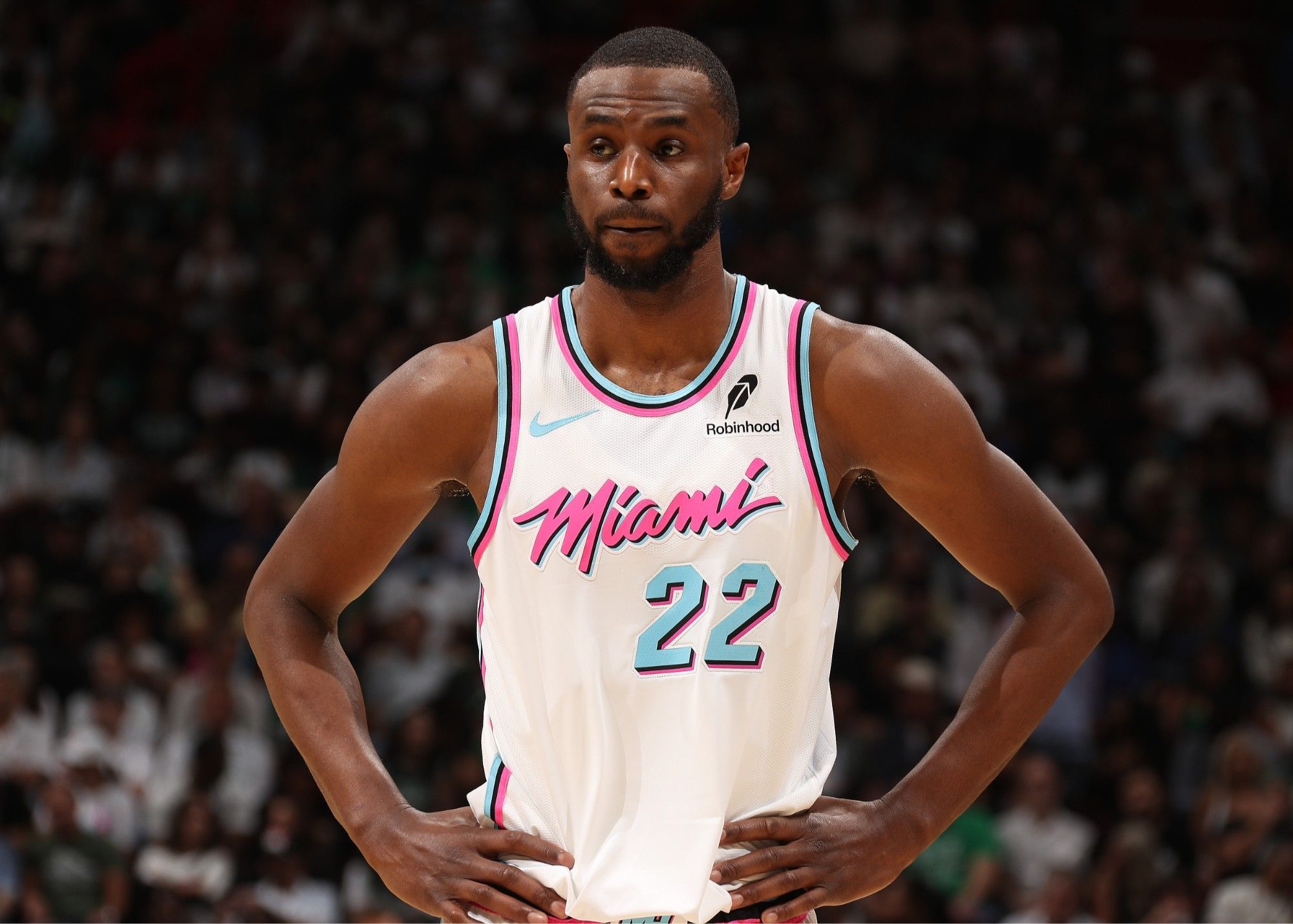 德转列英格兰球员身价TOP10：贝林厄姆1.6亿欧第1，埃泽上榜（德转发布英格兰球员身价前十：贝林厄姆以1.6亿欧居首，埃泽入围）