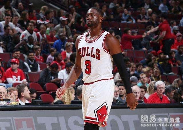 马特乌斯：我和马拉多纳就像梅西和C罗，但我们场外相处更多（马特乌斯：我与马拉多纳如同梅西与C罗，但场外互动更频繁）