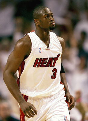 29岁法国女子网球名将转行当“网红模特”，曾因隆胸惹争议（29岁法国女网坛名将转型做网红模特，曾因隆胸手术引发争议）