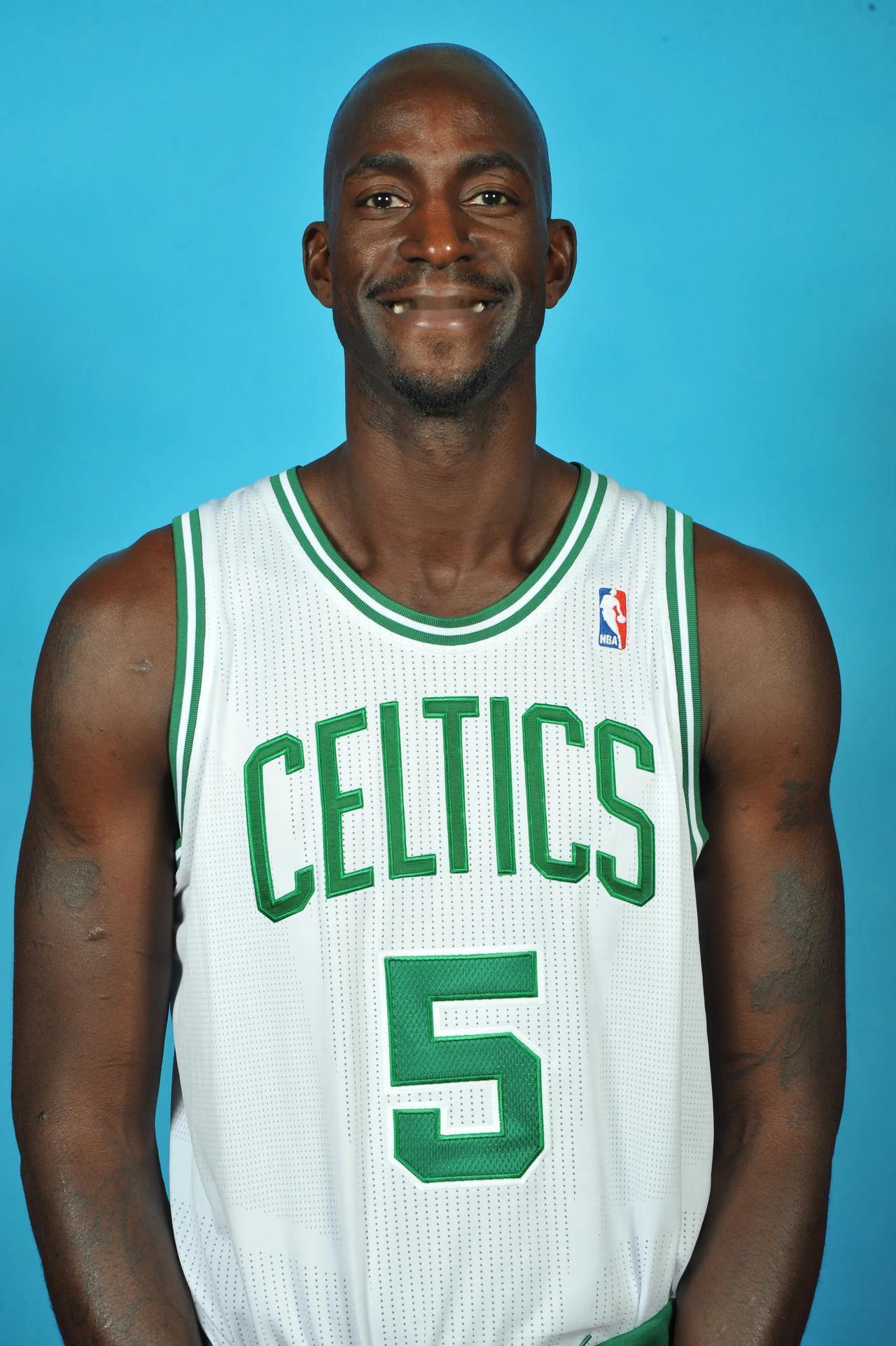 刘越：申花进攻变化少，斯卢茨基用人容易陷入“恶性循环”（刘越评申花：进攻变化不足，斯卢茨基用人或陷入恶性循环）